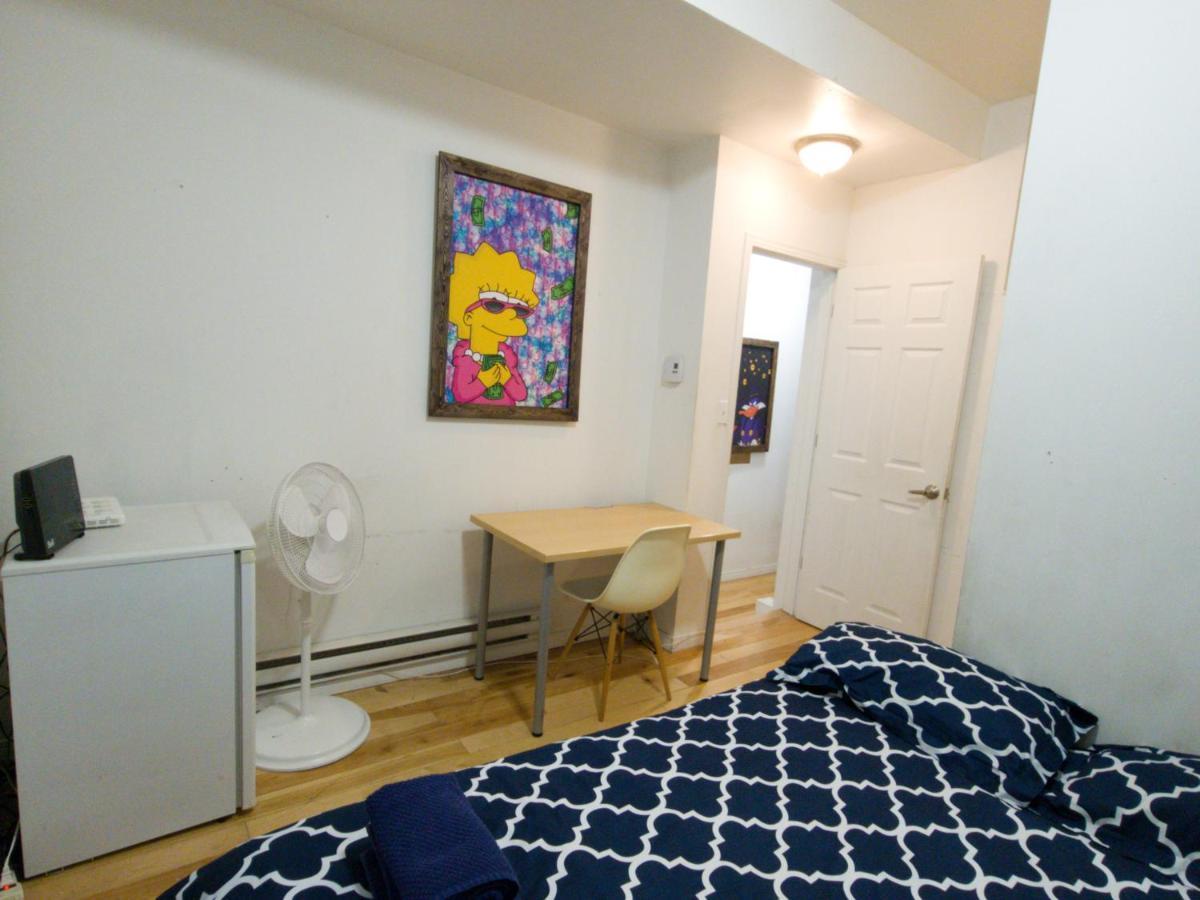 Full Kitchen - High Speed Internet - Beautiful Room * Montreal